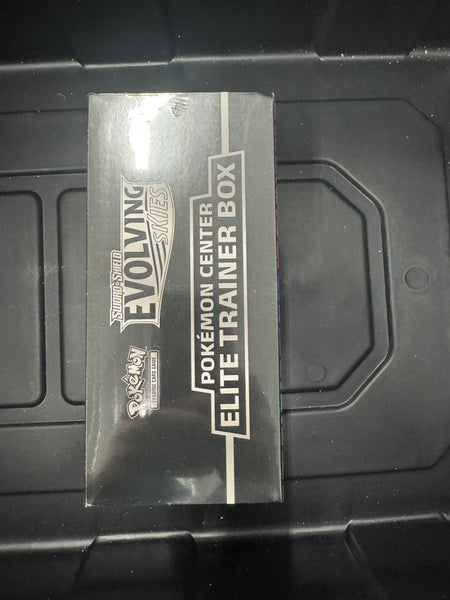Pokemon Evolving Skies Elite Trainer Box Glaceon/Vaporeon/Sylveon/Espeon (Pokemon Center Exclusive)