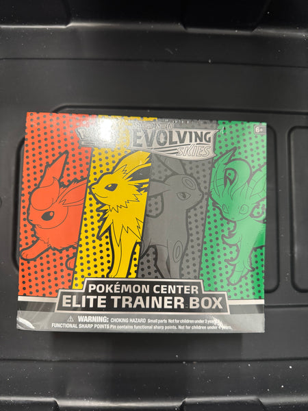 Pokemon Evolving Skies Elite Trainer Box Jolteon/Flareon/Umbreon/Leafeon (Pokemon Center Exclusive) (Dent in bottom corner - see photos)