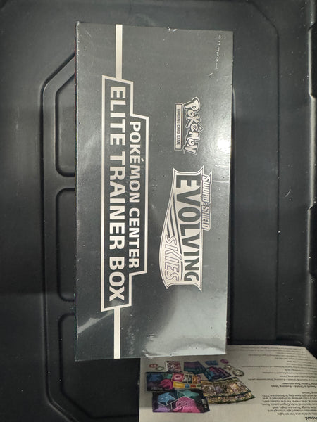 Pokemon Evolving Skies Elite Trainer Box Jolteon/Flareon/Umbreon/Leafeon (Pokemon Center Exclusive) (Dent in bottom corner - see photos)