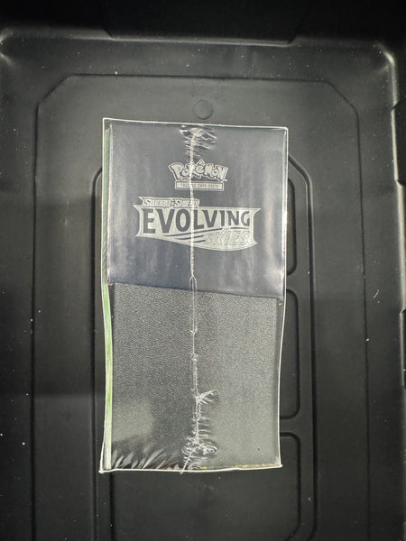 Pokemon Evolving Skies Elite Trainer Box Jolteon/Flareon/Umbreon/Leafeon (Pokemon Center Exclusive) (Dent in bottom corner - see photos)