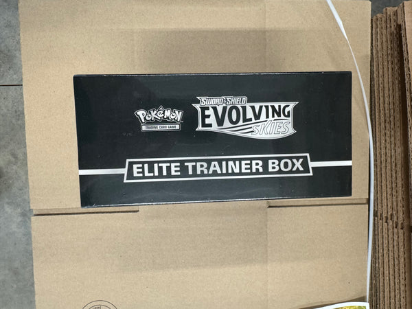 Pokemon Evolving Skies Elite Trainer Box - Glaceon/Vaporeon/Sylveon/Espeon (Dent in back bottom corner - see photos)