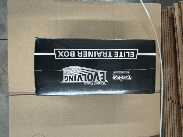 Pokemon Evolving Skies Elite Trainer Box - Glaceon/Vaporeon/Sylveon/Espeon (Dent in back bottom corner - see photos)