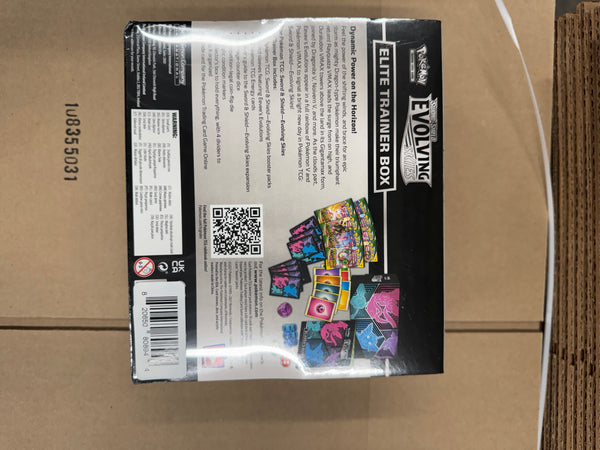 Pokemon Evolving Skies Elite Trainer Box - Glaceon/Vaporeon/Sylveon/Espeon (Dent in back bottom corner - see photos)