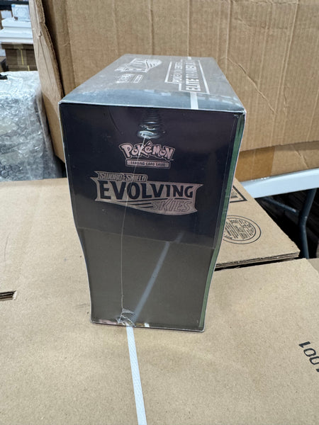Pokemon Evolving Skies Elite Trainer Box Jolteon/Flareon/Umbreon/Leafeon (Pokemon Center Exclusive)