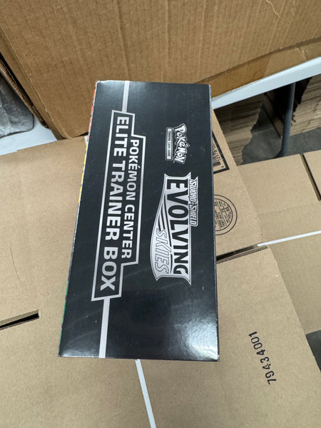 Pokemon Evolving Skies Elite Trainer Box Jolteon/Flareon/Umbreon/Leafeon (Pokemon Center Exclusive)