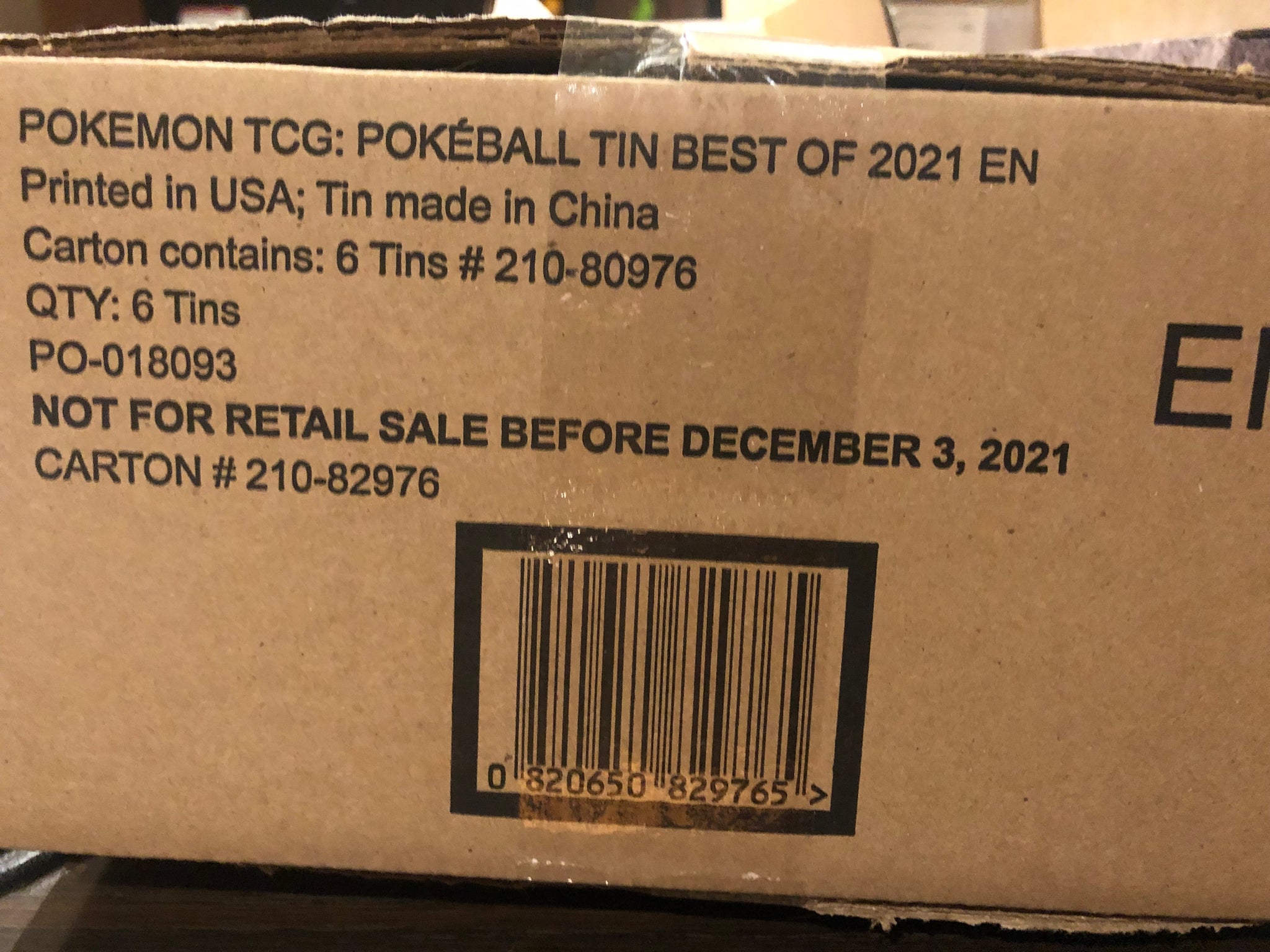 Pokemon Poke Ball Tin Winter 2021 - Case Display of 6 Pokeballs